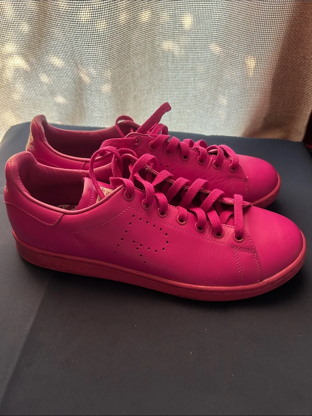 adidas Sneaker in Bright Fuchsia